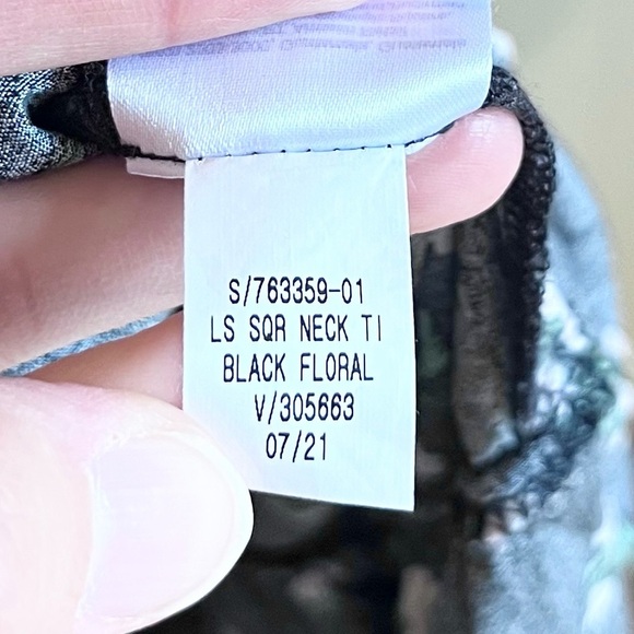 Old Navy Black Floral Square Neck Flowy Sleeve Button Front Maxi Dress X… - Picture 10 of 11